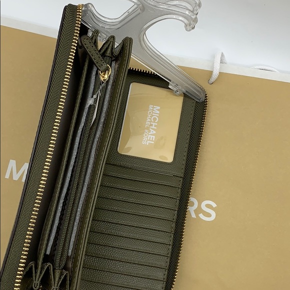 Michael Kors Large Jet Set Travel Continental Wristlet Phone Holder Case Wallet - Picture 15 of 16